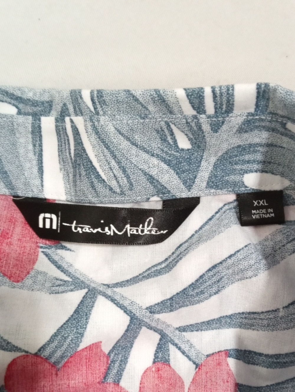 TravisMathew XXL 2 Shirt Bundle Tropical Floral Button Down Golf Resort Coastal - Picture 10 of 13